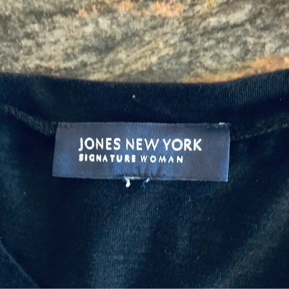 Jones New York Signature Woman Black Beaded V-Neck T-Shirt, 1X - Picture 10 of 10